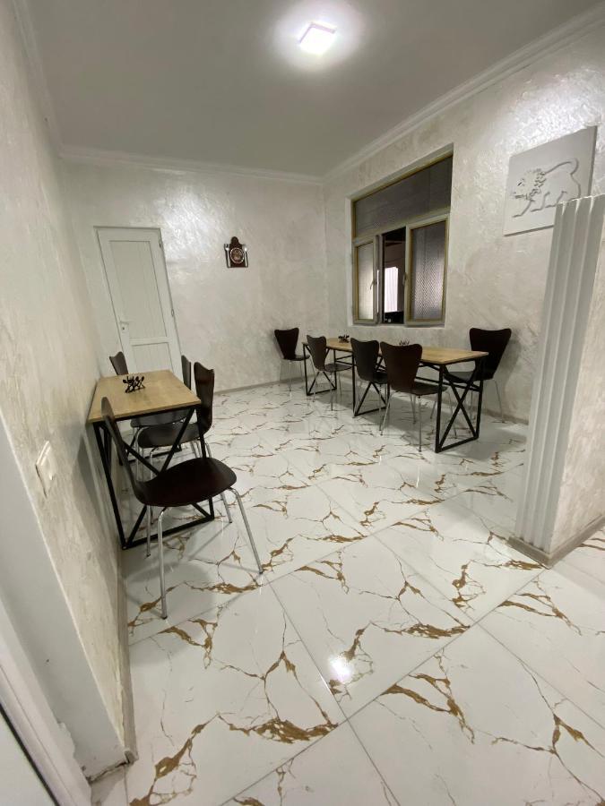 Holiday House Chkonia Hotel Batumi Eksteriør billede