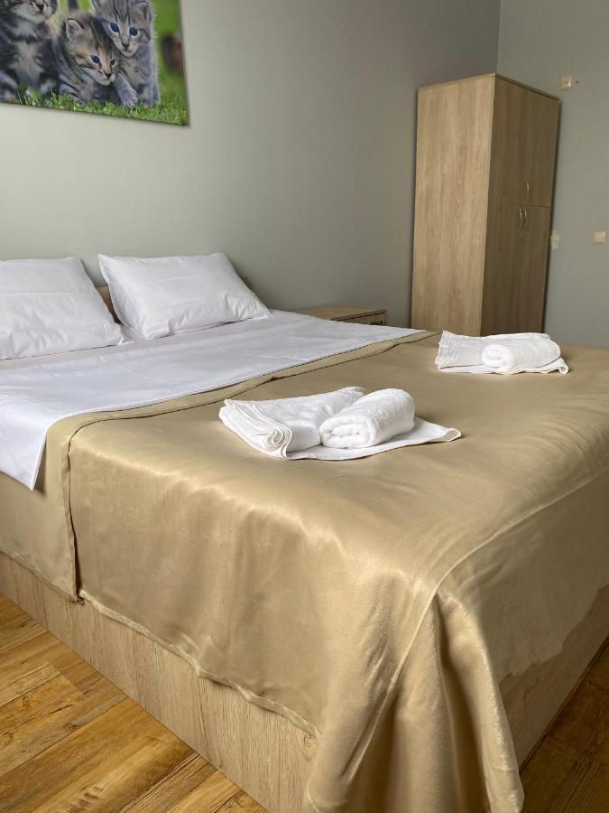 Holiday House Chkonia Hotel Batumi Eksteriør billede