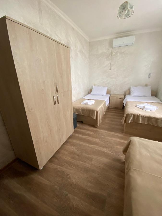 Holiday House Chkonia Hotel Batumi Eksteriør billede