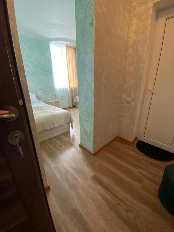 Holiday House Chkonia Hotel Batumi Eksteriør billede