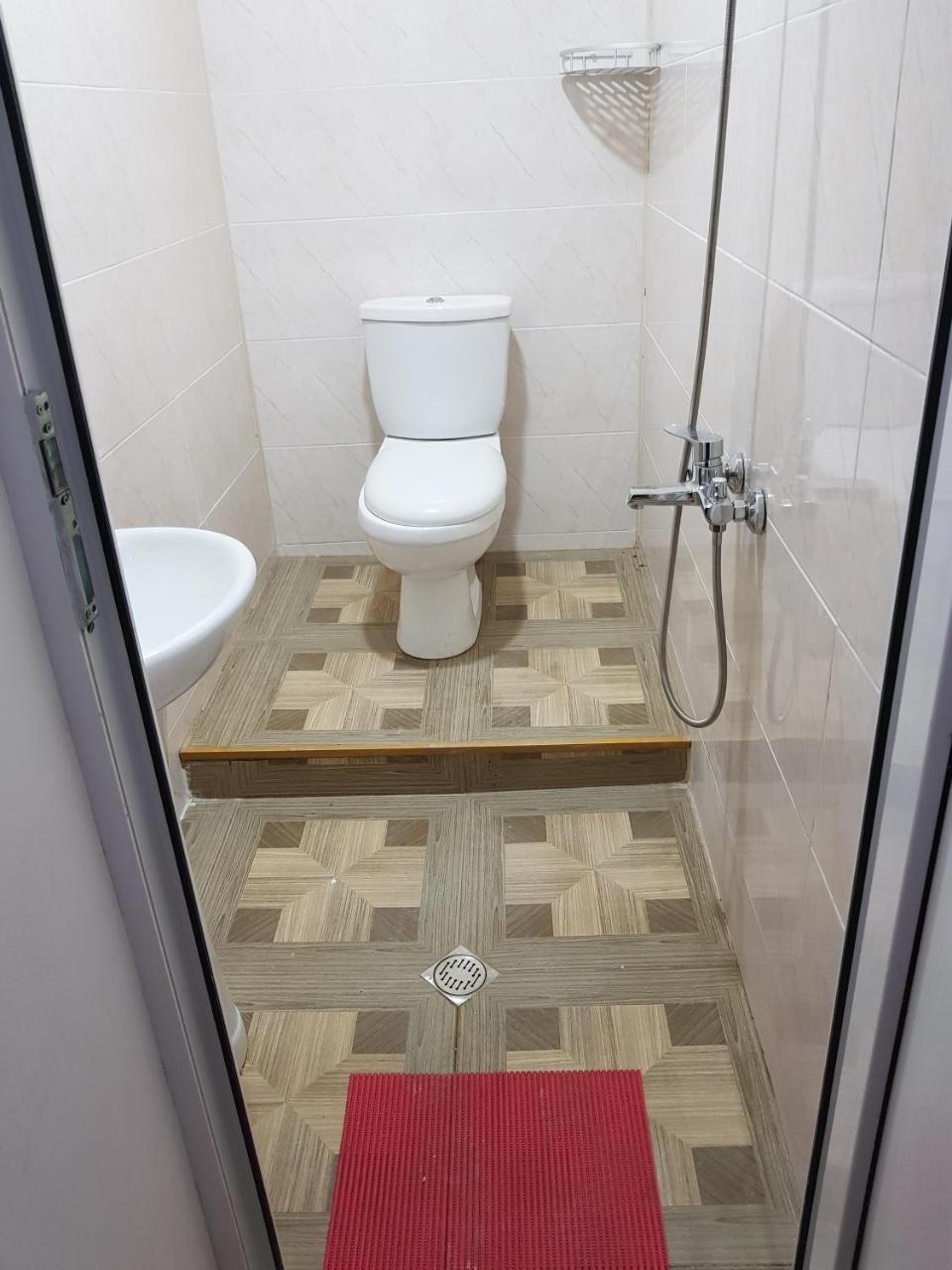 Holiday House Chkonia Hotel Batumi Eksteriør billede